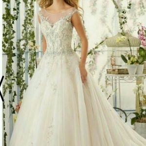 Mori lee ivory/silver Wedding dress